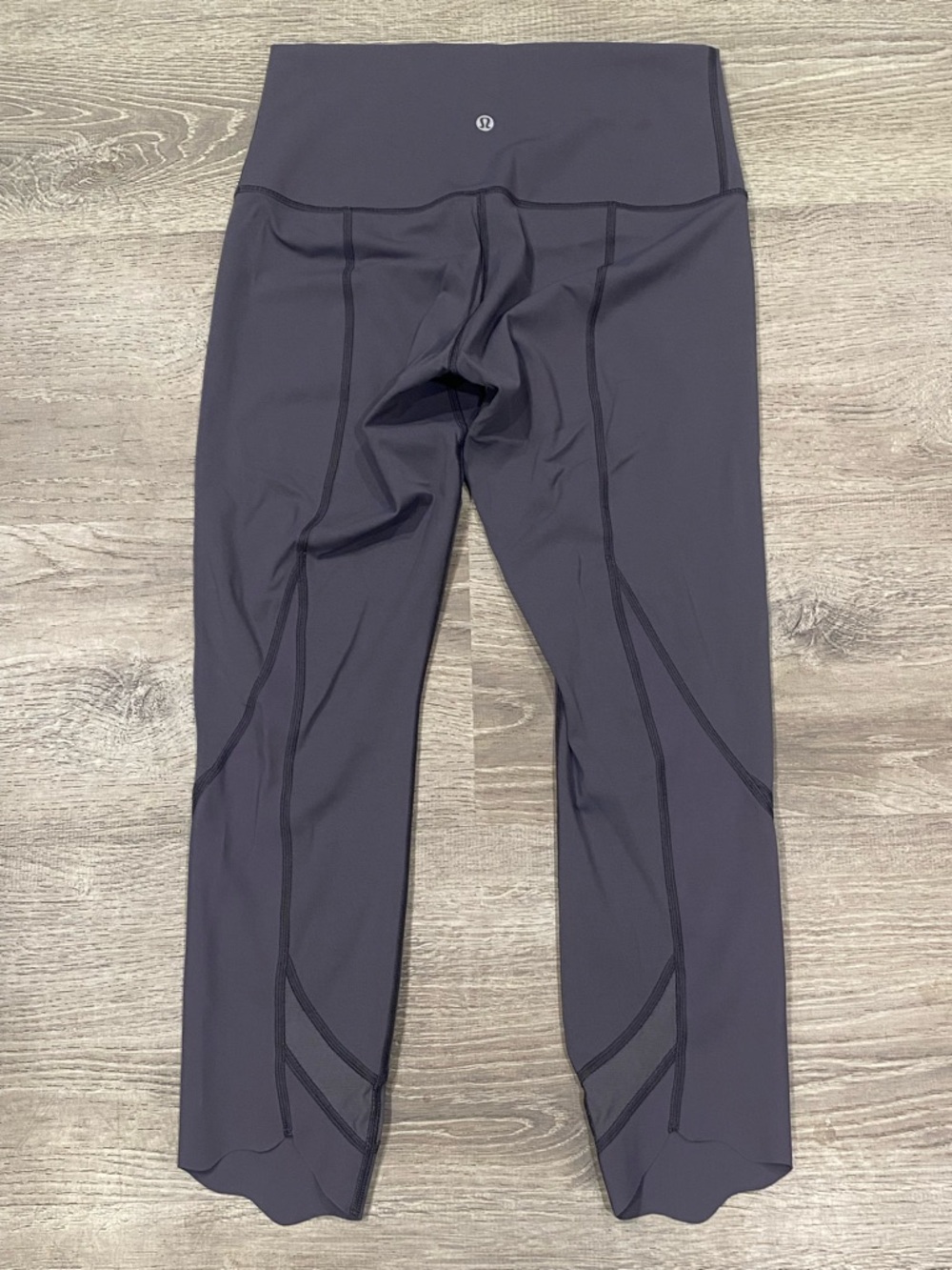 Lululemon Moonwalk Scallop Roll
Down Crop 24" Sz 4